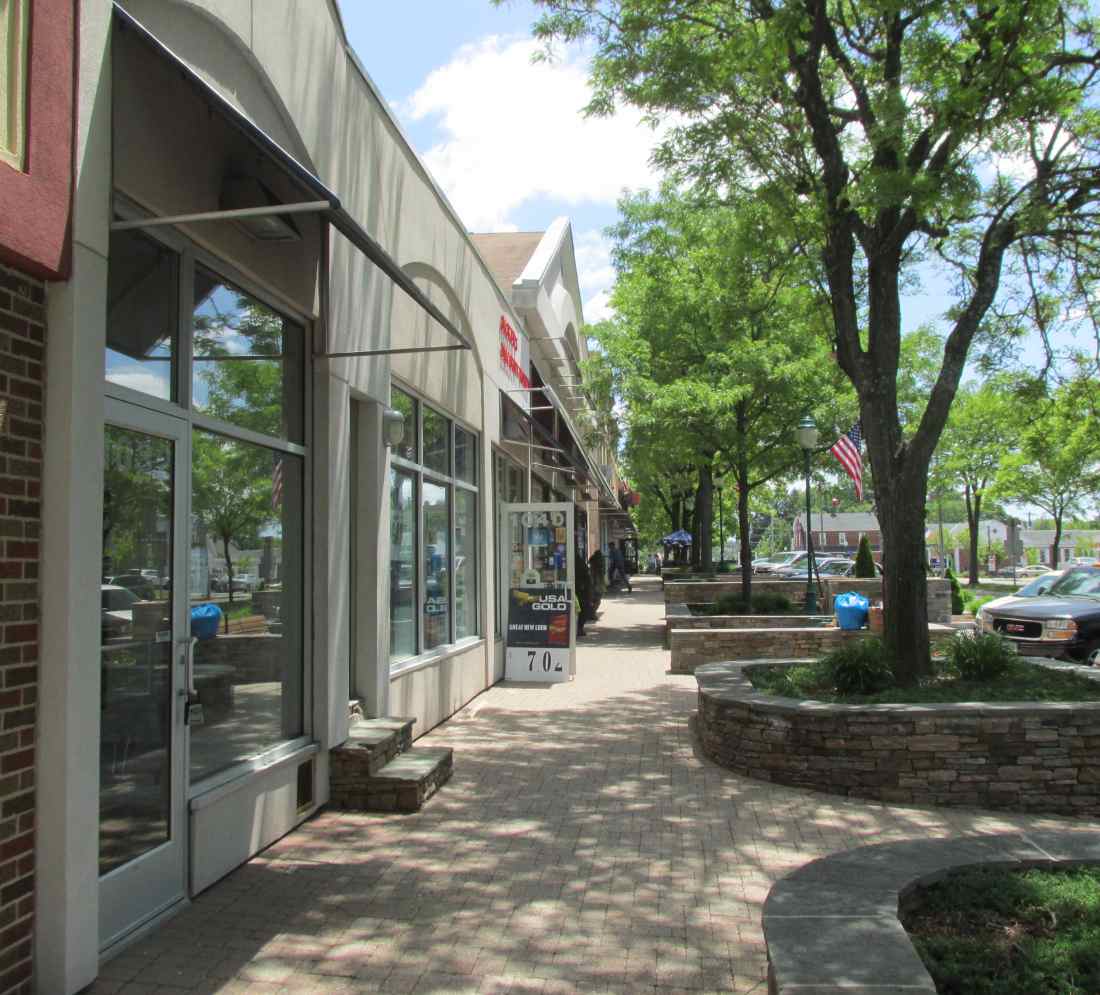 Main_Street,_Newington_CT