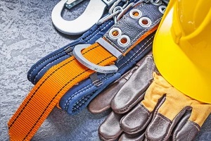 construction worker safety equipment to reduce risk in construction