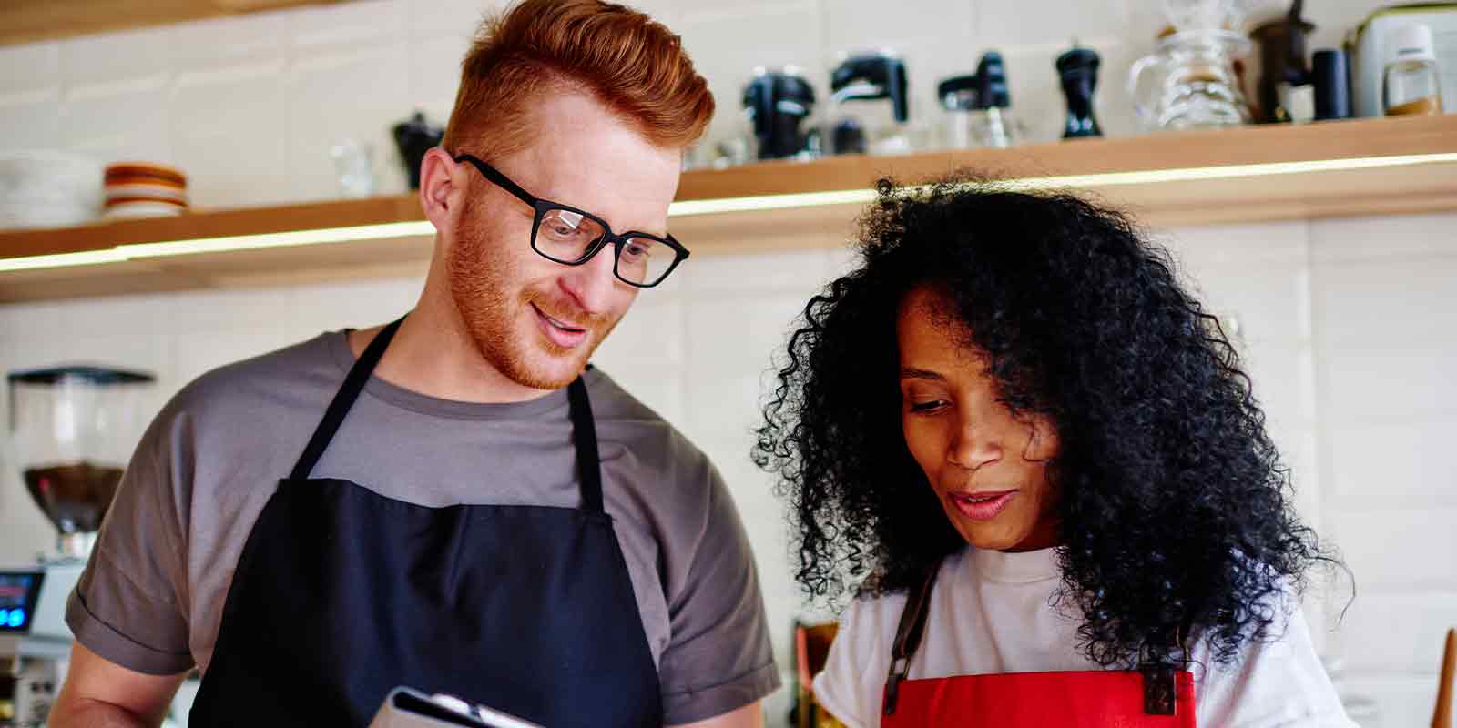 couple talking about franchise insurance